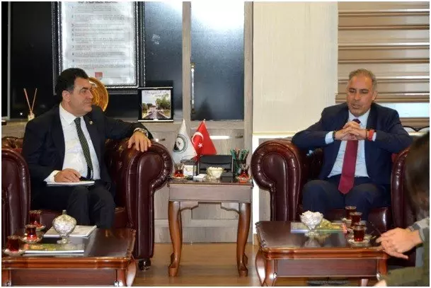 Başkan Demir'den ağaçlandırma ve geri dönüşüm farkındalığı Başkan Demir'den ağaçlandırma ve geri dönüşüm farkındalığı