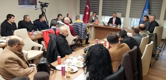 Başkan Sunar gazetecilerle buluştu Başkan Sunar gazetecilerle buluştu