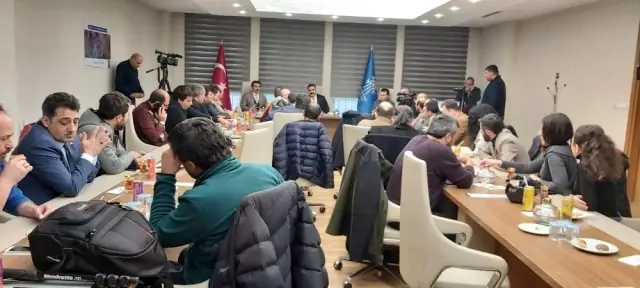Başkan Sunar gazetecilerle buluştu Başkan Sunar gazetecilerle buluştu