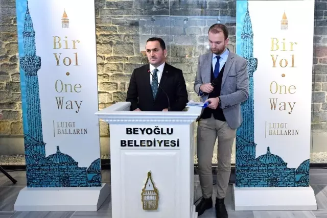 'Bir Yol' sergisi Beyoğlu'nda sanatseverlerle buluştu 'Bir Yol' sergisi Beyoğlu'nda sanatseverlerle buluştu