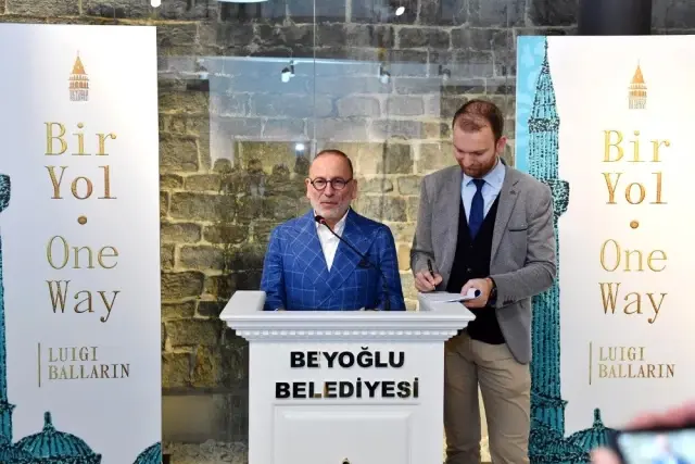 'Bir Yol' sergisi Beyoğlu'nda sanatseverlerle buluştu 'Bir Yol' sergisi Beyoğlu'nda sanatseverlerle buluştu