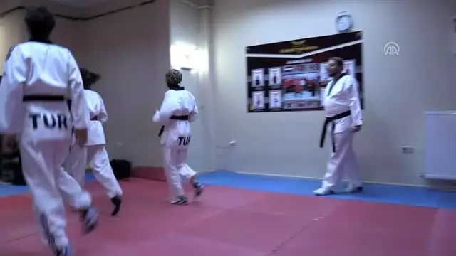 Bu ailenin sohbetlerinde tek konu 'tekvando' Bu ailenin sohbetlerinde tek konu 'tekvando'