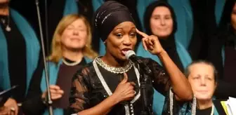 Yusuf İslam: Dünyaca ünlü şarkıcı Della Miles, Mevlana'yı anma etkinliğinde ilahi söyledi Yusuf İslam: Dünyaca ünlü şarkıcı Della Miles, Mevlana'yı anma etkinliğinde ilahi söyledi