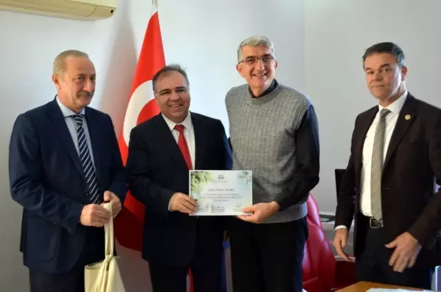 Didim Zeytin Festivalini destekleyen kurumlar onurlandırıldı Didim Zeytin Festivalini destekleyen kurumlar onurlandırıldı