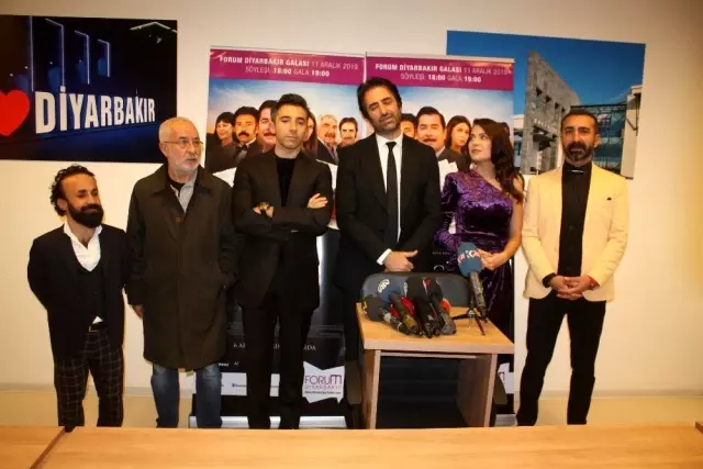 Diyarbakır'da Mahsun Kırmızıgül'ün yeni filminin galası yapıldı Diyarbakır'da Mahsun Kırmızıgül'ün yeni filminin galası yapıldı