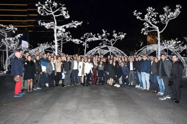 Eczacıbaşı VitrA, dünya ikinciliğini kutladı Eczacıbaşı VitrA, dünya ikinciliğini kutladı