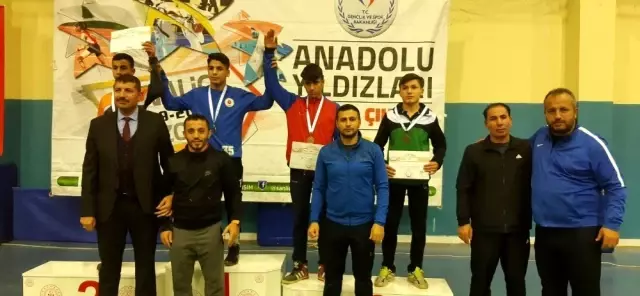 Hakkarili sporculardan 9 madalya