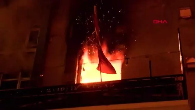 Kadıköy'de muhasebe ofisinde yangın 1 yaralı Kadıköy'de muhasebe ofisinde yangın 1 yaralı
