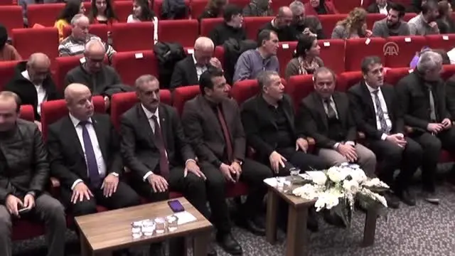 Kırşehir'de öğrenciler Neşet Ertaş türküleri okuyarak yarıştı Kırşehir'de öğrenciler Neşet Ertaş türküleri okuyarak yarıştı