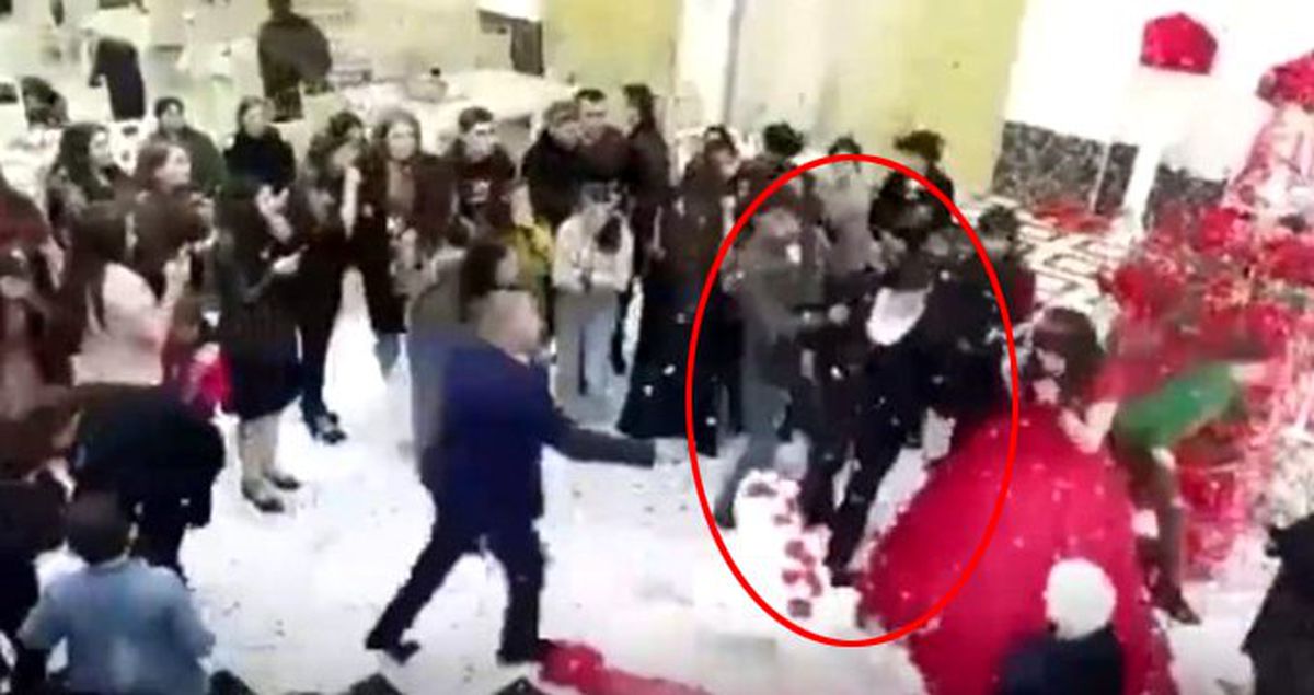Kıskançlık krizi geçiren damat, düğünde ortalığı birbirine kattı