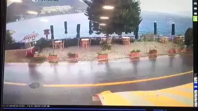 Muğla'da sağanak ve hortum yaşamı olumsuz etkiledi Muğla'da sağanak ve hortum yaşamı olumsuz etkiledi