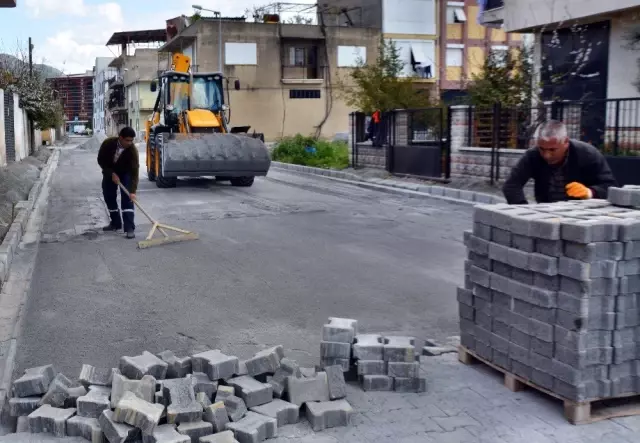 Söke Belediyesi'nin yol yapım çalışmaları devam ediyor