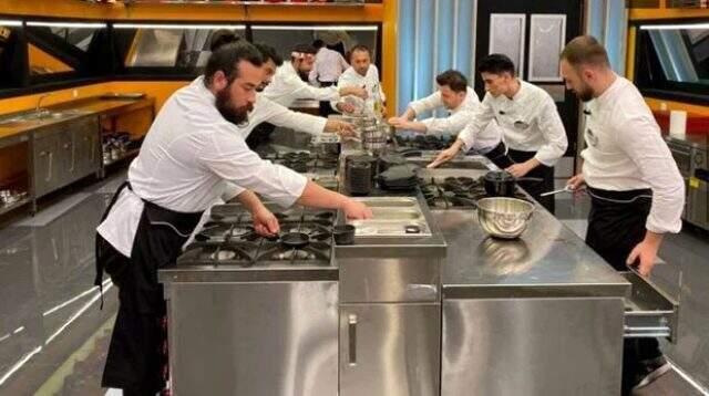 Üçüncü bölüm fragmanı yayınlanan Chefs Arena yarışması yayından kaldırıldı