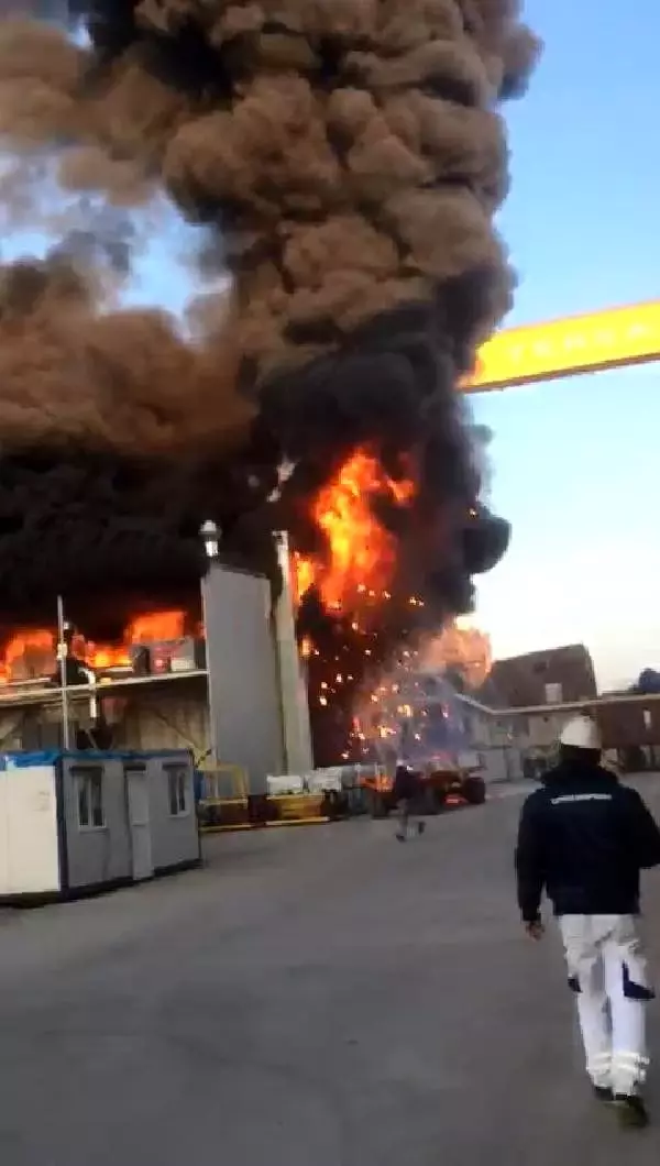 Yalova'da tersanede yangın