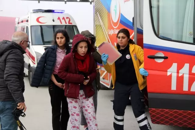 Çorum'da 103 öğrencinin kombi bacasından sızan gazdan dolayı zehirlendiği öğrenildi Çorum'da 103 öğrencinin kombi bacasından sızan gazdan dolayı zehirlendiği öğrenildi