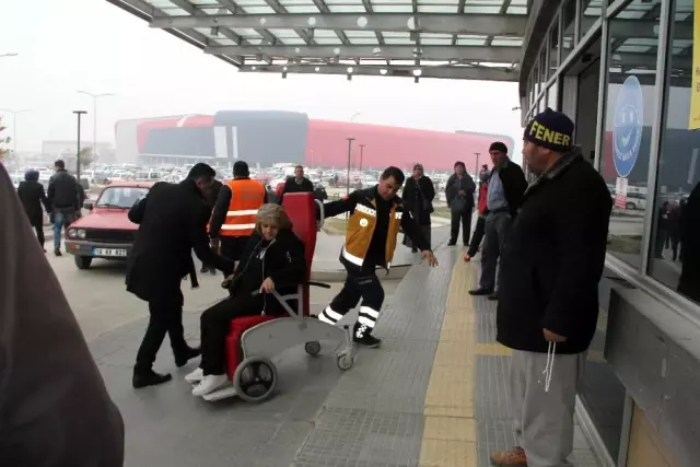 Çorum'da 103 öğrencinin kombi bacasından sızan gazdan dolayı zehirlendiği öğrenildi Çorum'da 103 öğrencinin kombi bacasından sızan gazdan dolayı zehirlendiği öğrenildi