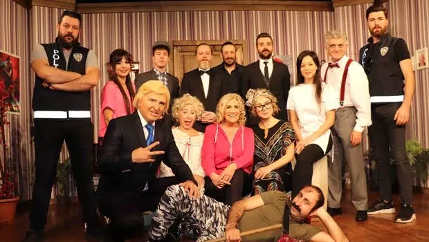 '3+1 Zombili'nin galasına baskın '3+1 Zombili'nin galasına baskın