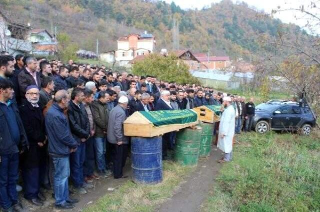 9 günde 6 kişiyi trafik kazasına kurban veren köyde yas