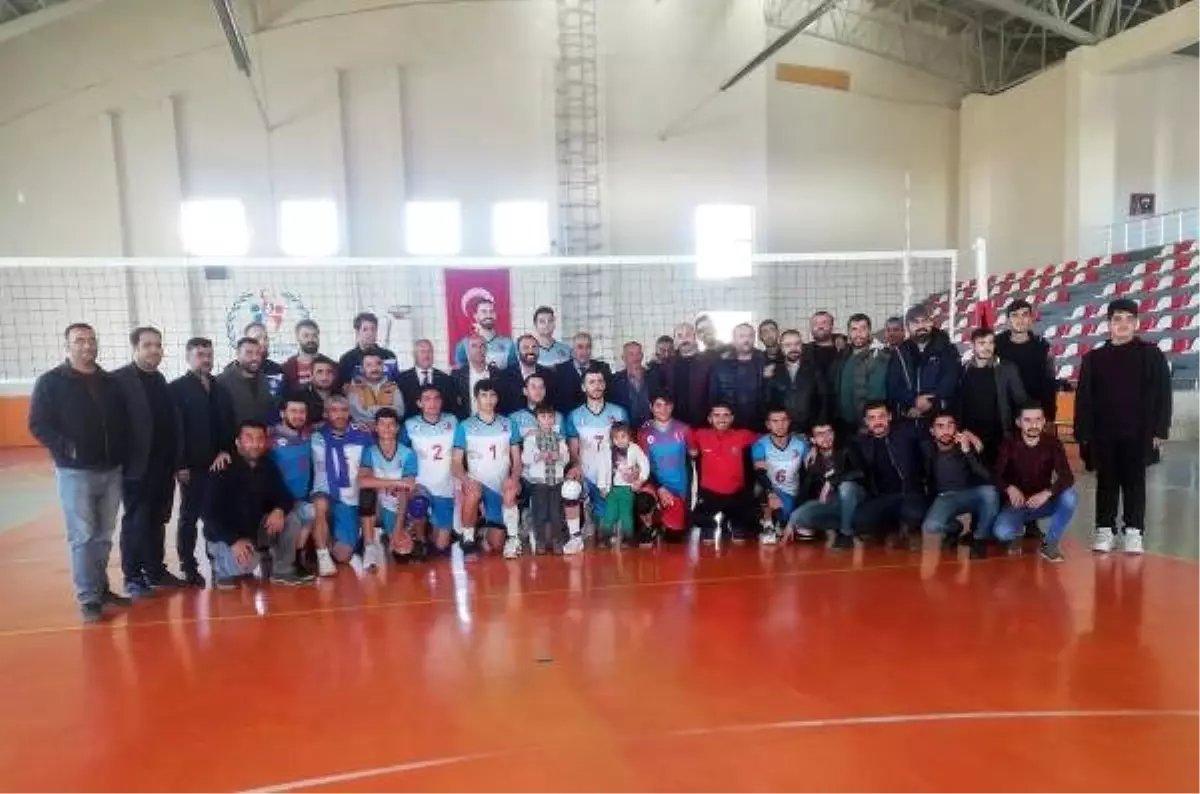 Adilcevaz'ın voleybol takımı kadrosunu güçlendirdi
