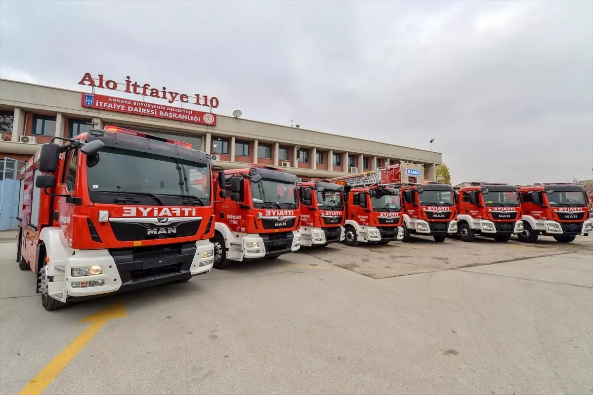 Ankara İtfaiyesi yeni araçlarla filosunu genişletti - Ankara