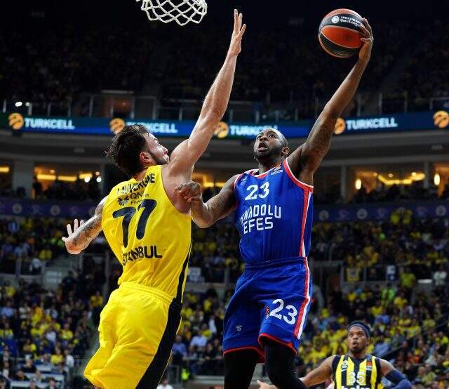 Avrupa Ligi'ndeki Türk derbisinde kazanan takım Anadolu Efes