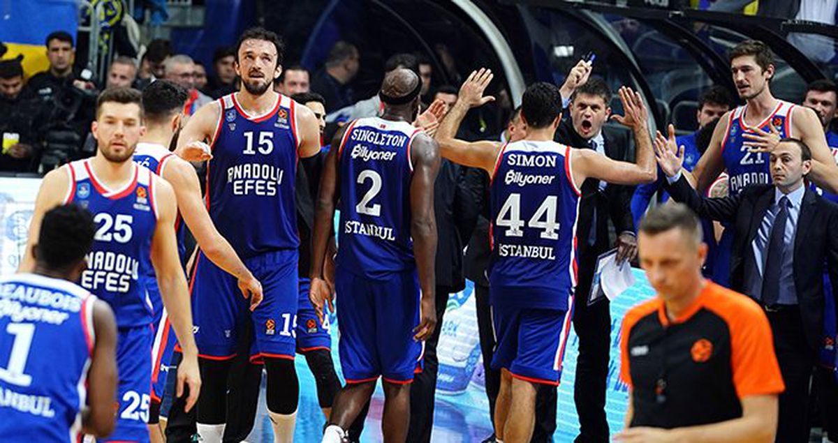Avrupa Ligi'ndeki Türk derbisinde kazanan Anadolu Efes