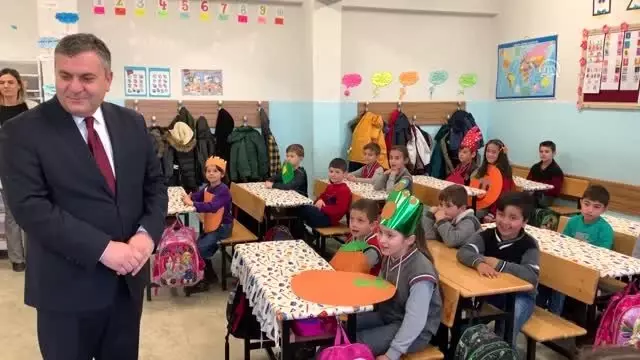 Başkan Demirbaş, öğrencilerle 'Yerli Malı Haftası' etkinliğinde buluştu Başkan Demirbaş, öğrencilerle 'Yerli Malı Haftası' etkinliğinde buluştu