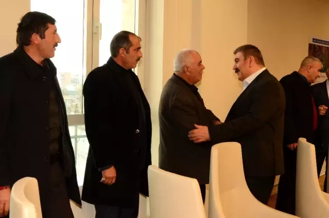 Başkan Sunar muhtarlarla istişare etti Başkan Sunar muhtarlarla istişare etti