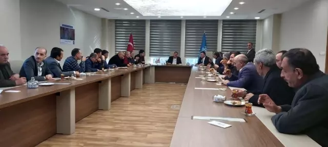 Başkan Sunar muhtarlarla istişare etti Başkan Sunar muhtarlarla istişare etti