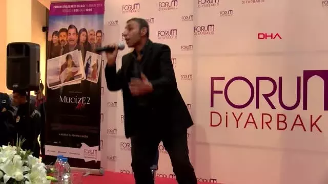 Mahsun Kırmızıgül, Mucize 2 Aşk'ın galasını memleketi Diyarbakır'da yaptı Mahsun Kırmızıgül, Mucize 2 Aşk'ın galasını memleketi Diyarbakır'da yaptı