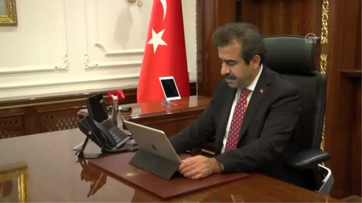 Diyarbakır Valisi Güzeloğlu, AA'nın 'Yılın Fotoğrafları' oylamasına katıldı