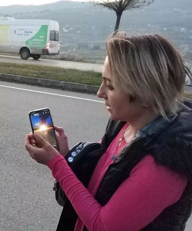 Eşinin arabasını satmak isteyen koca, eşiyle anlaşamayınca aracı ateşe verdi! Videosunu da WhatsApp'tan gönderdi Eşinin arabasını satmak isteyen koca, eşiyle anlaşamayınca aracı ateşe verdi! Videosunu da WhatsApp'tan gönderdi
