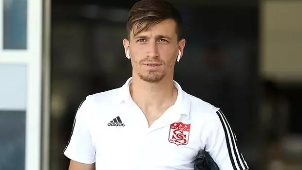 Galatasaray'dan Mert Hakan Yandaş'a 7 milyon!