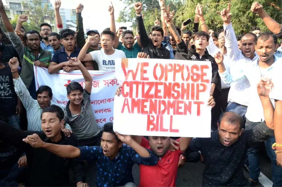 Hindistan'da vatandaşlık yasası kaosu büyüyor