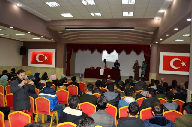İslahiye İİBF'den 'Aile içi ve kadına yönelik şiddetle mücadele' semineri İslahiye İİBF'den 'Aile içi ve kadına yönelik şiddetle mücadele' semineri