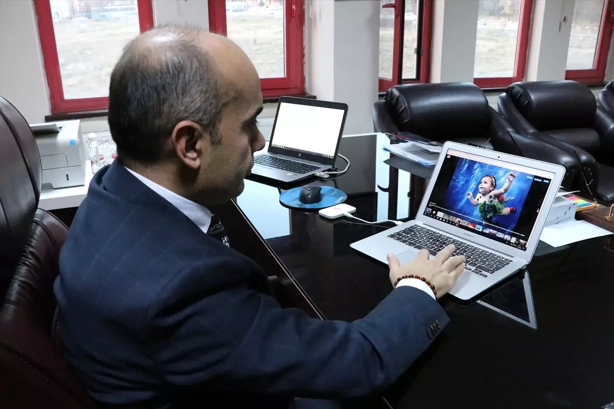 Karabük Cumhuriyet Başsavcısı Patlak, AA'nın 'Yılın Fotoğrafları' oylamasına katıldı