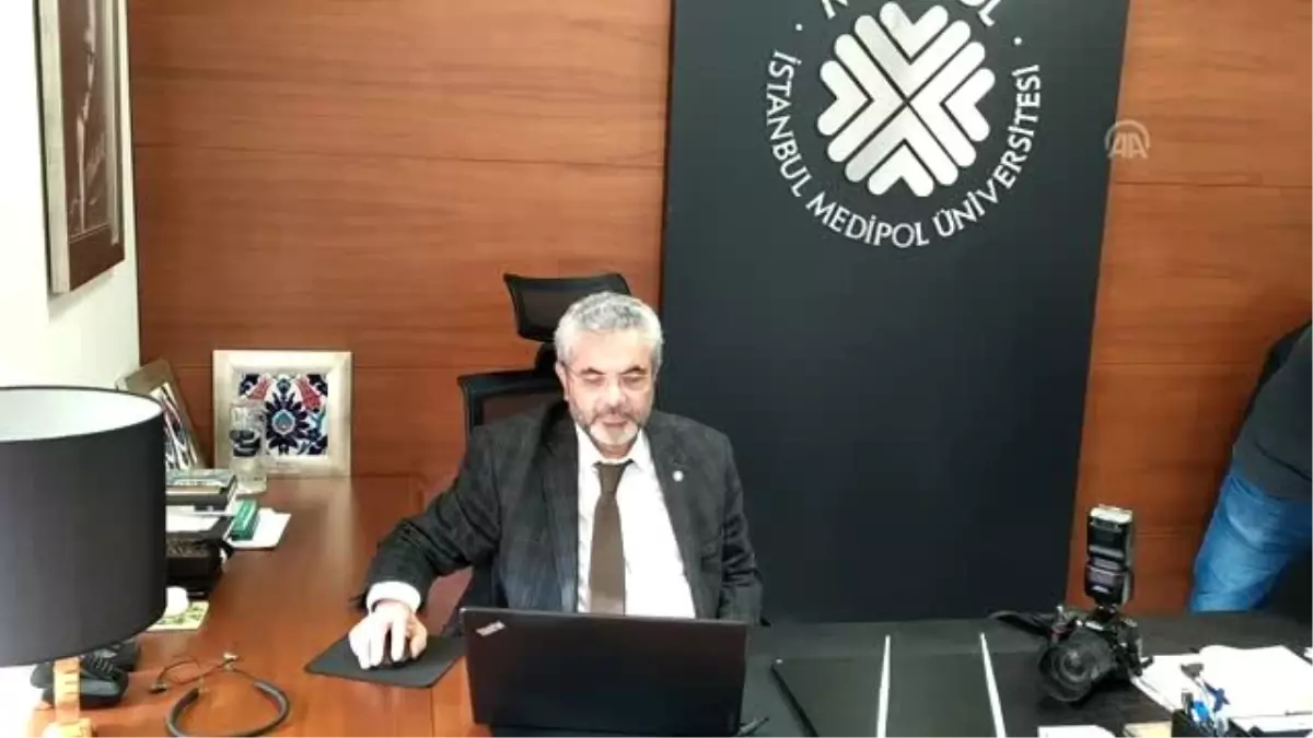 Medipol Üniversitesi Rektörü Aydın, AA'nın 'Yılın Fotoğrafları' oylamasına katıldı