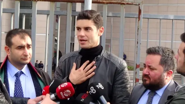 Uygunsuz görüntüleri ortaya çıkan oyuncu Berk Oktay'dan dava sonrası ilk açıklama: Namus davamdır Uygunsuz görüntüleri ortaya çıkan oyuncu Berk Oktay'dan dava sonrası ilk açıklama: Namus davamdır