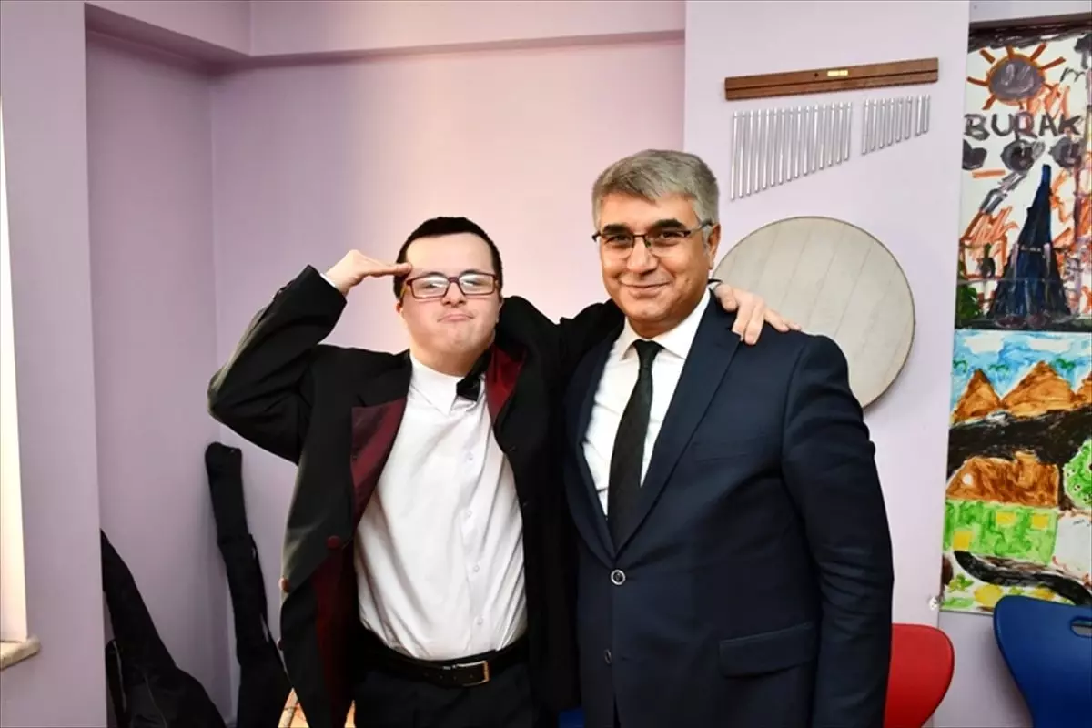 Vali Gürel'den özel öğrencilere ziyaret