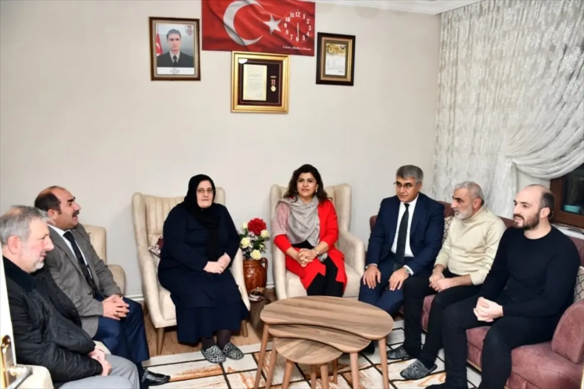 Vali Gürel'den şehit ailesine ziyaret
