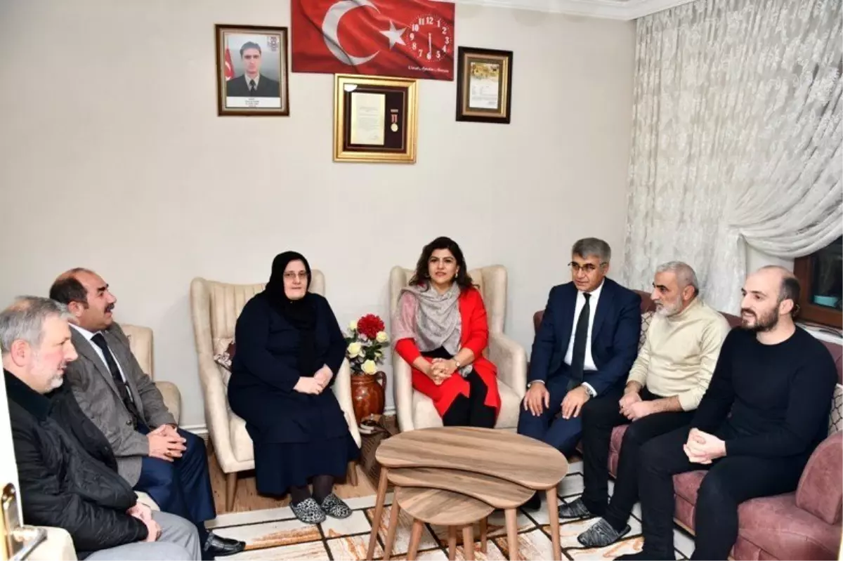 Vali Gürel'den şehit ailesine ziyaret