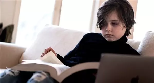 Zeki Cocuk 9 Yasinda Mezun Olacakti Universiteyi Birakti Haberler Com Kultur Sanat