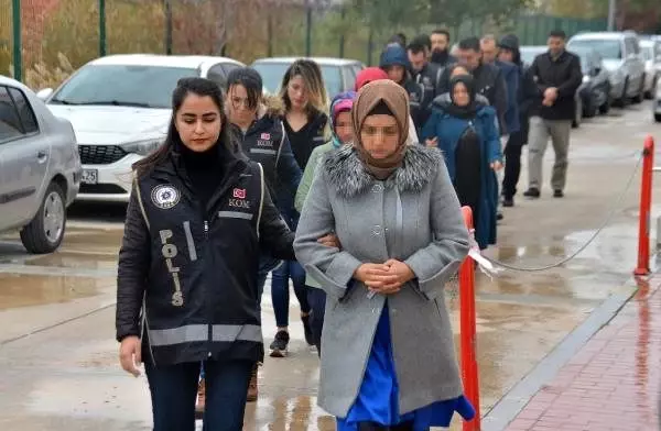 Adana'da 14 FETÖ şüphelisi, adli kontrolle serbest