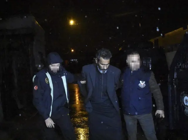 Adana'da terör operasyonu Adana'da terör operasyonu