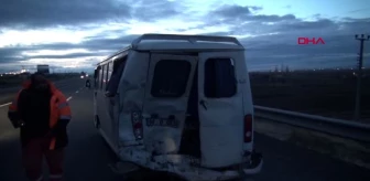 Aksaray'da iki minibüs çarpıştı 8 yaralı