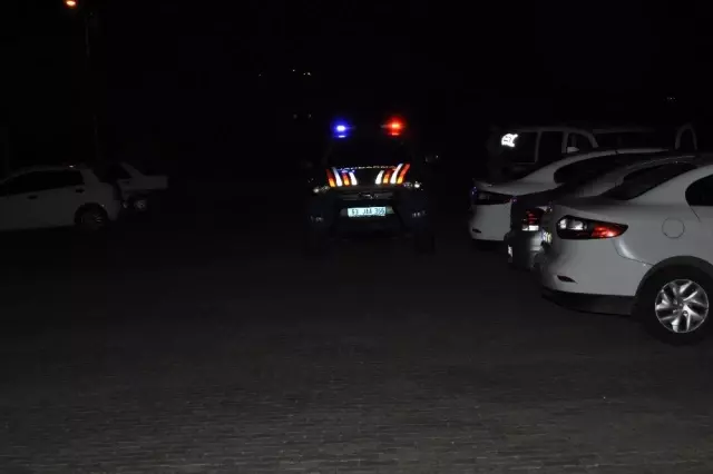 Alacak verecek kavgasında silahlar konuştu: 1 yaralı Alacak verecek kavgasında silahlar konuştu: 1 yaralı