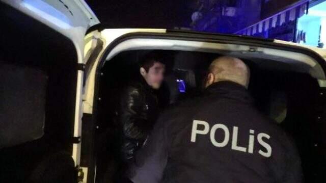 Antidepresan için eczanelerin camlarını kıran saldırgan kamerada