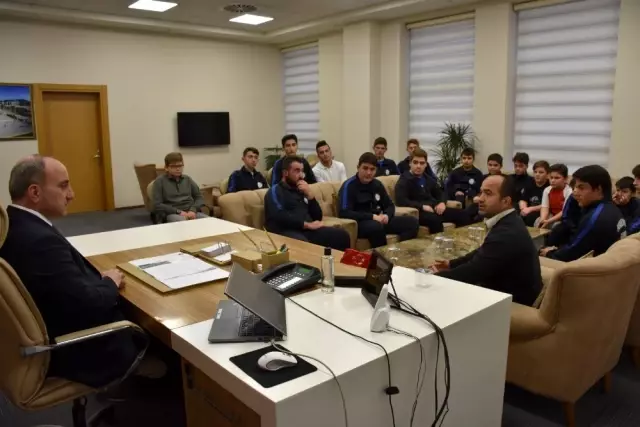 Başkan Kılıç, Erenler Güreş Takımını ağırladı Başkan Kılıç, Erenler Güreş Takımını ağırladı