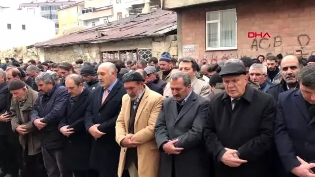 Bayburt'ta öldürülen kadın toprağa verildi