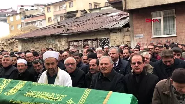 Bayburt'ta öldürülen kadın toprağa verildi